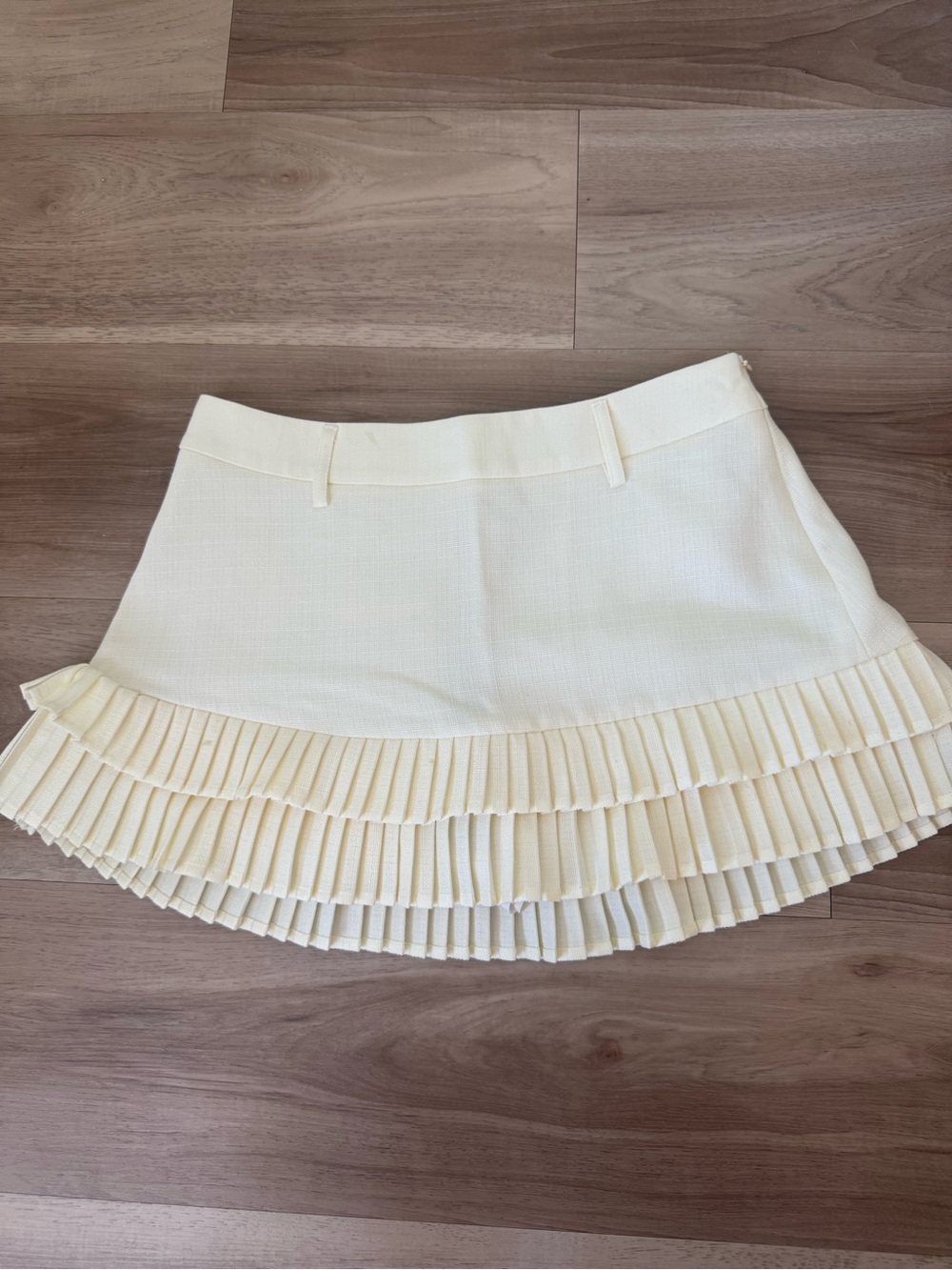 Women’s Cream Pleated Ruffle Mini Skirt